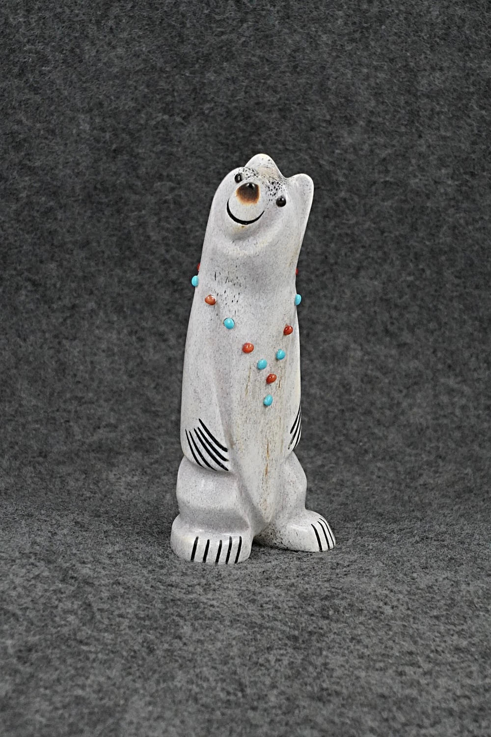 Bear Zuni Fetish Carving - Claudia Peina