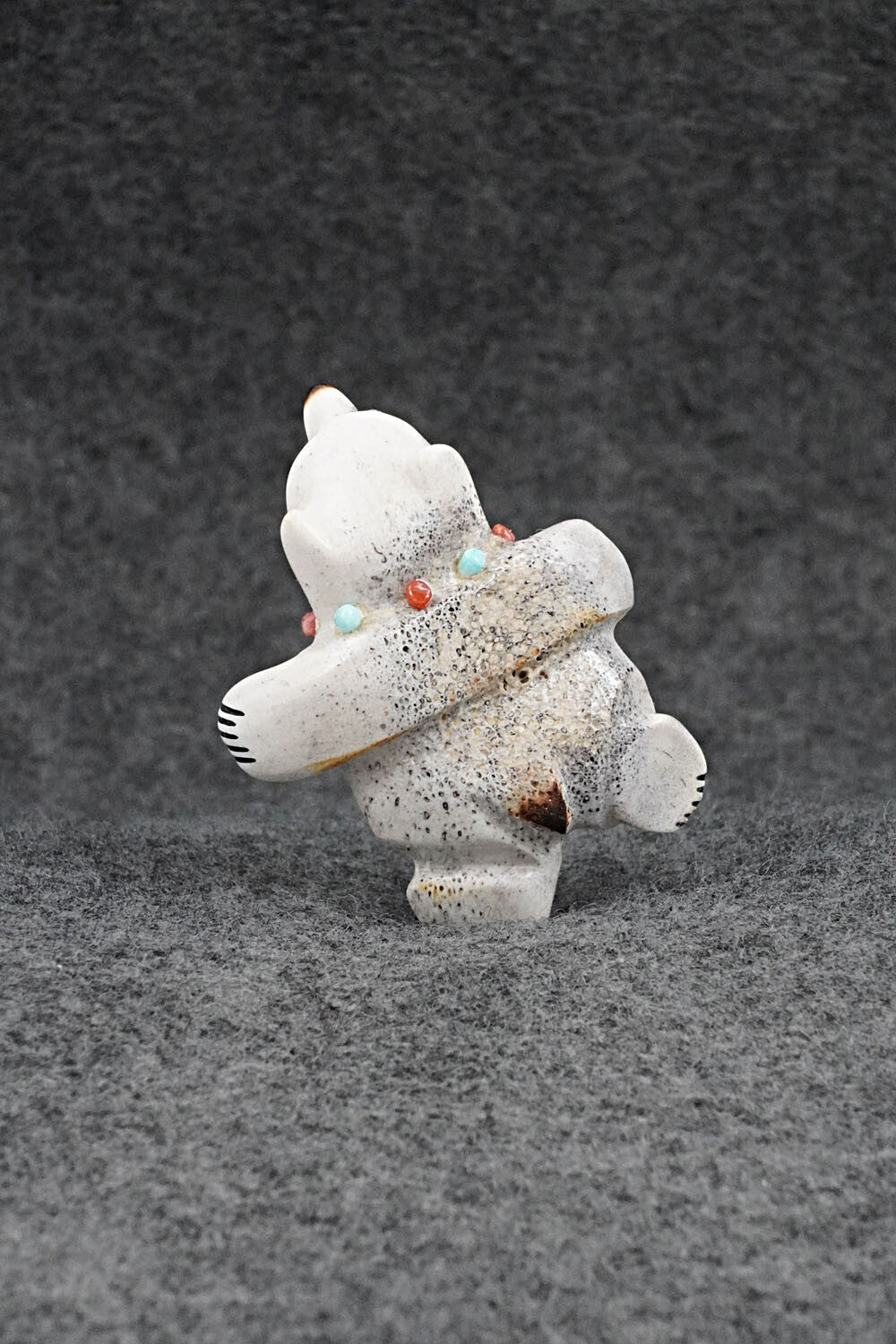 Bear Zuni Fetish Carving - Claudia Peina