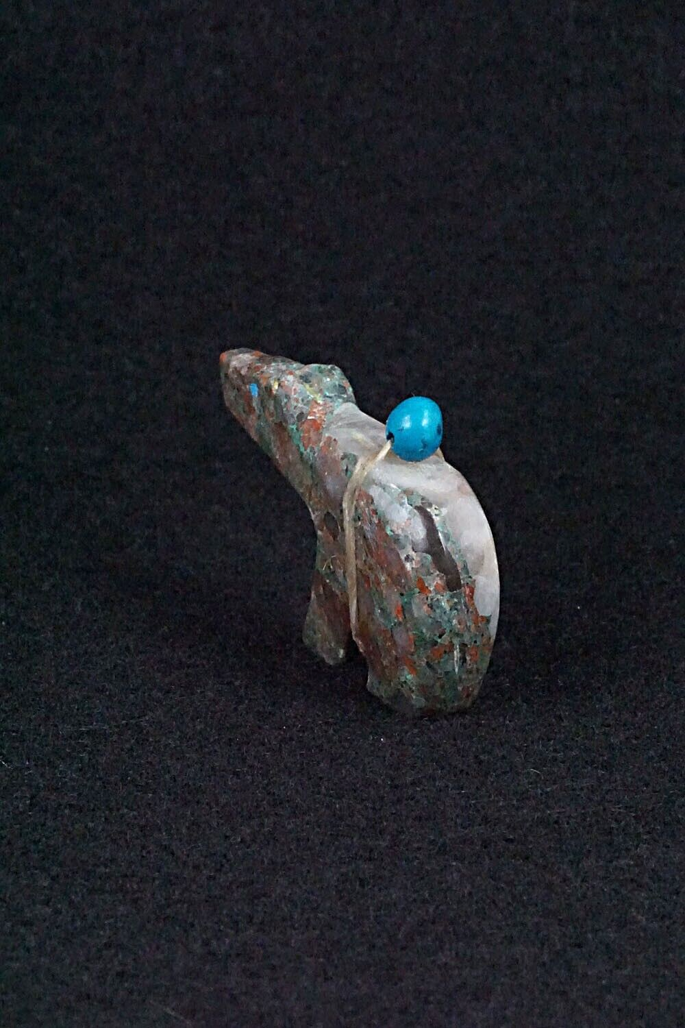 Bear Zuni Fetish Carving - Fernando Laiwakete