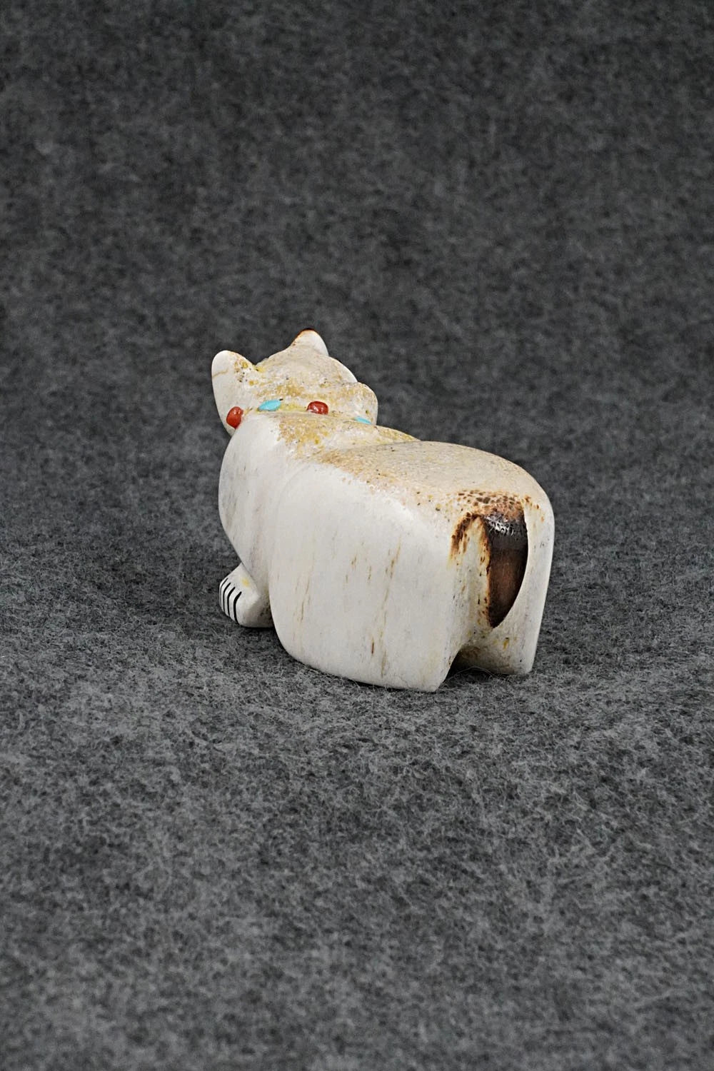 Bear Zuni Fetish Carving - Claudia Peina