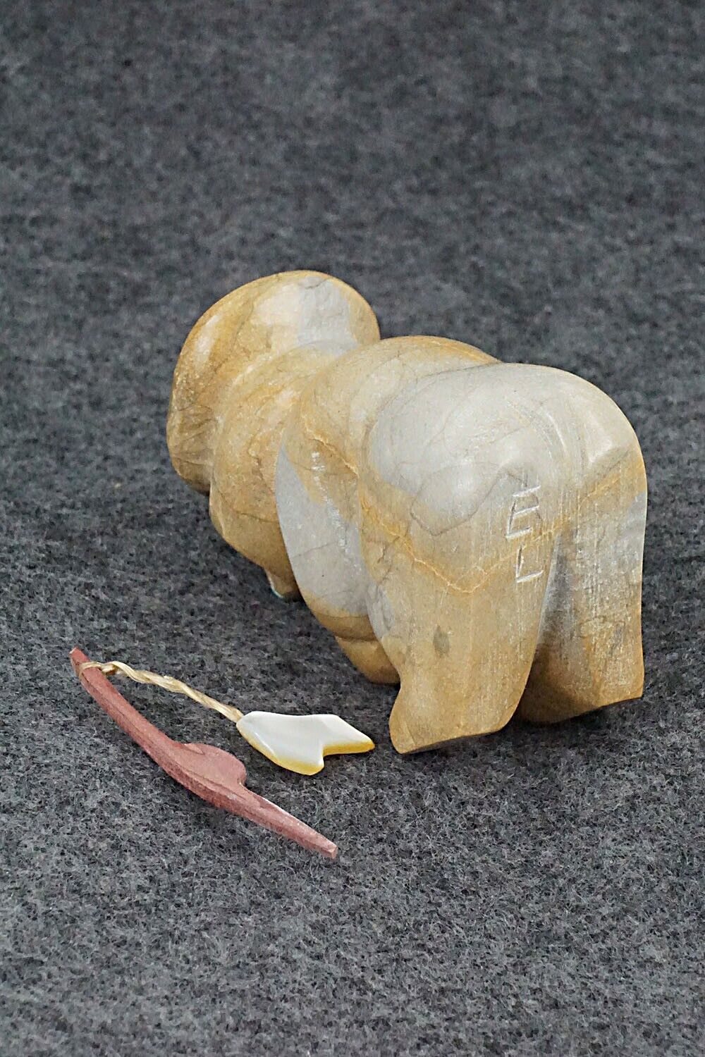 Bear with Fishing Pole Zuni Fetish Carving - Enrike Leekya