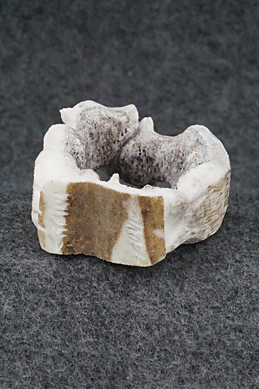 Bear Zuni Fetish Carving - Chris Peina