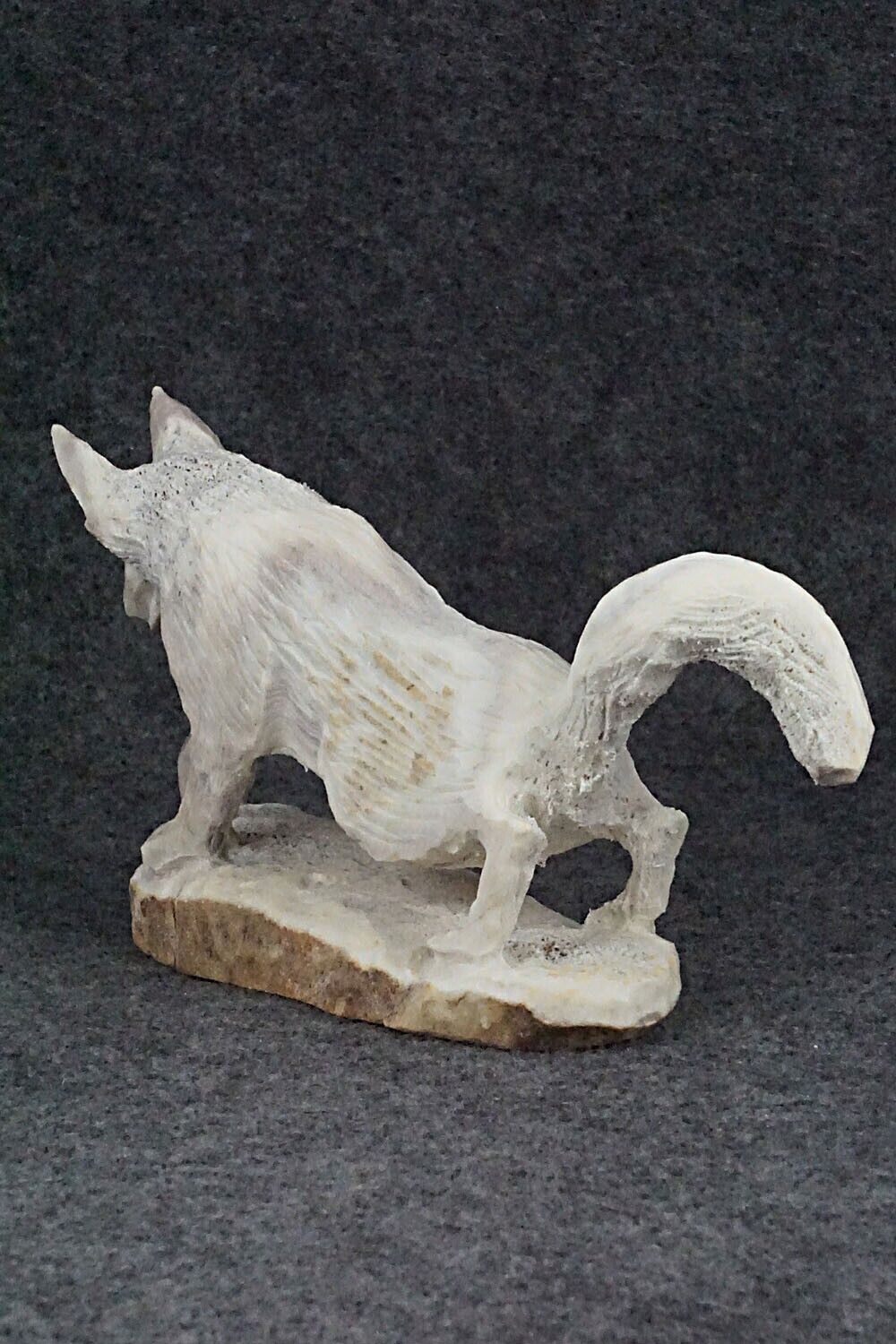 Wolf Zuni Fetish Carving - Lewis Malie Jr.