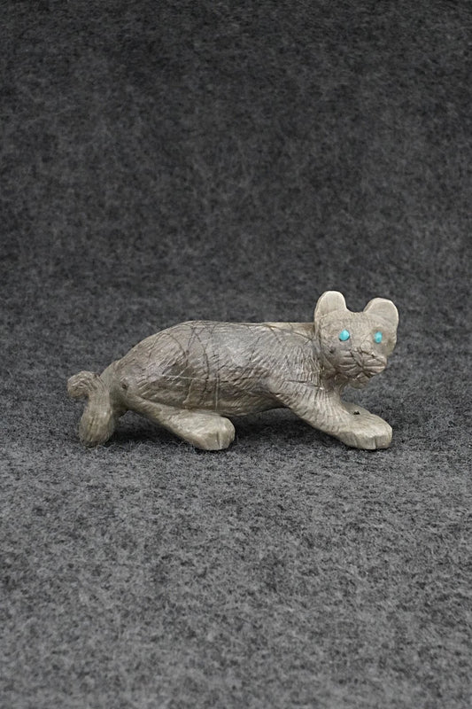 Mountain Lion Zuni Fetish Carving - Wilfred Cheama