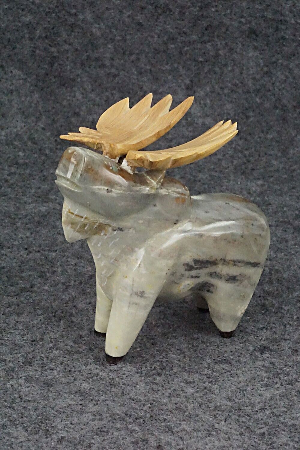 Moose Zuni Fetish Carving - Enrike Leekya
