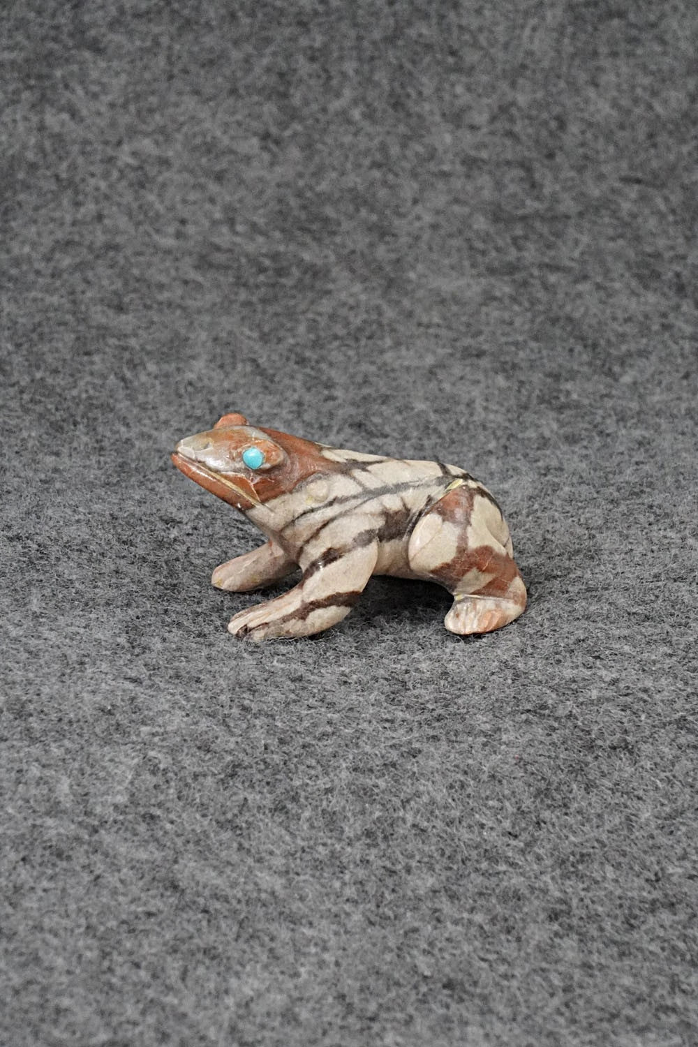 Frog Zuni Fetish Carving - Lance Cheama