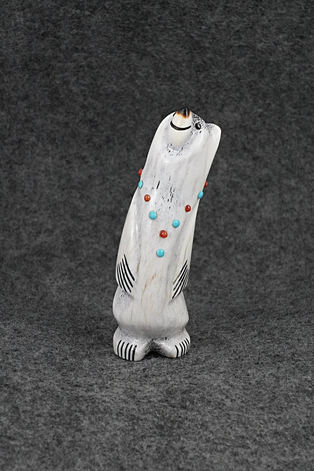 Bear Zuni Fetish Carving - Claudia Peina
