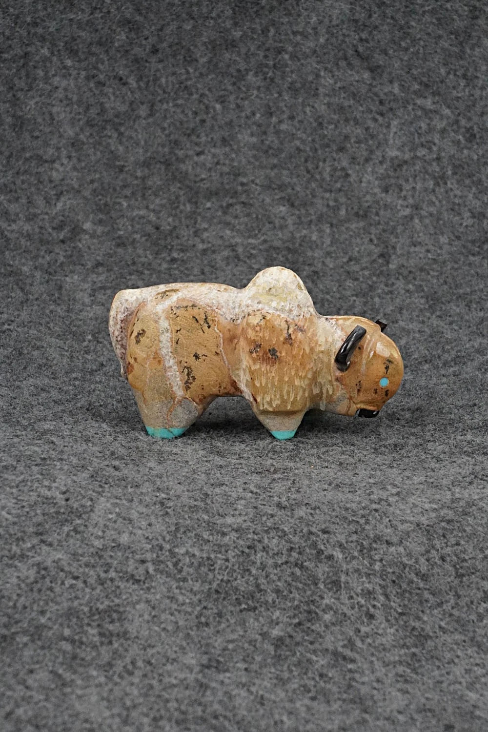 Buffalo Zuni Fetish Carving - Freddie Leekya
