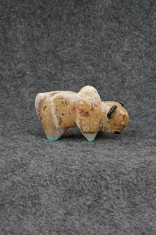 Buffalo Zuni Fetish Carving - Freddie Leekya