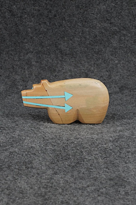 Bear Zuni Fetish Carving - Bernard Laiwakete