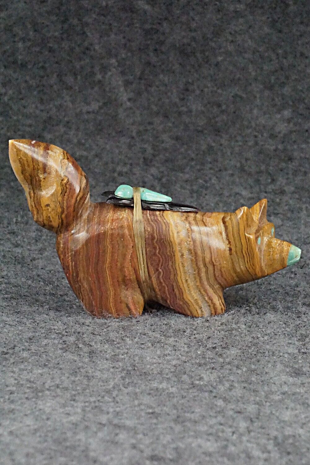 Wolf Zuni Fetish Carving - Enrike Leekya