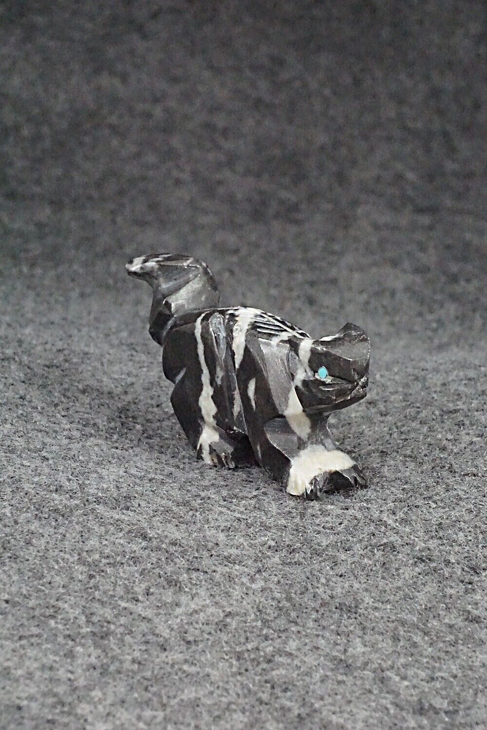 Mountain Lion Zuni Fetish Carving - Tony Mackel