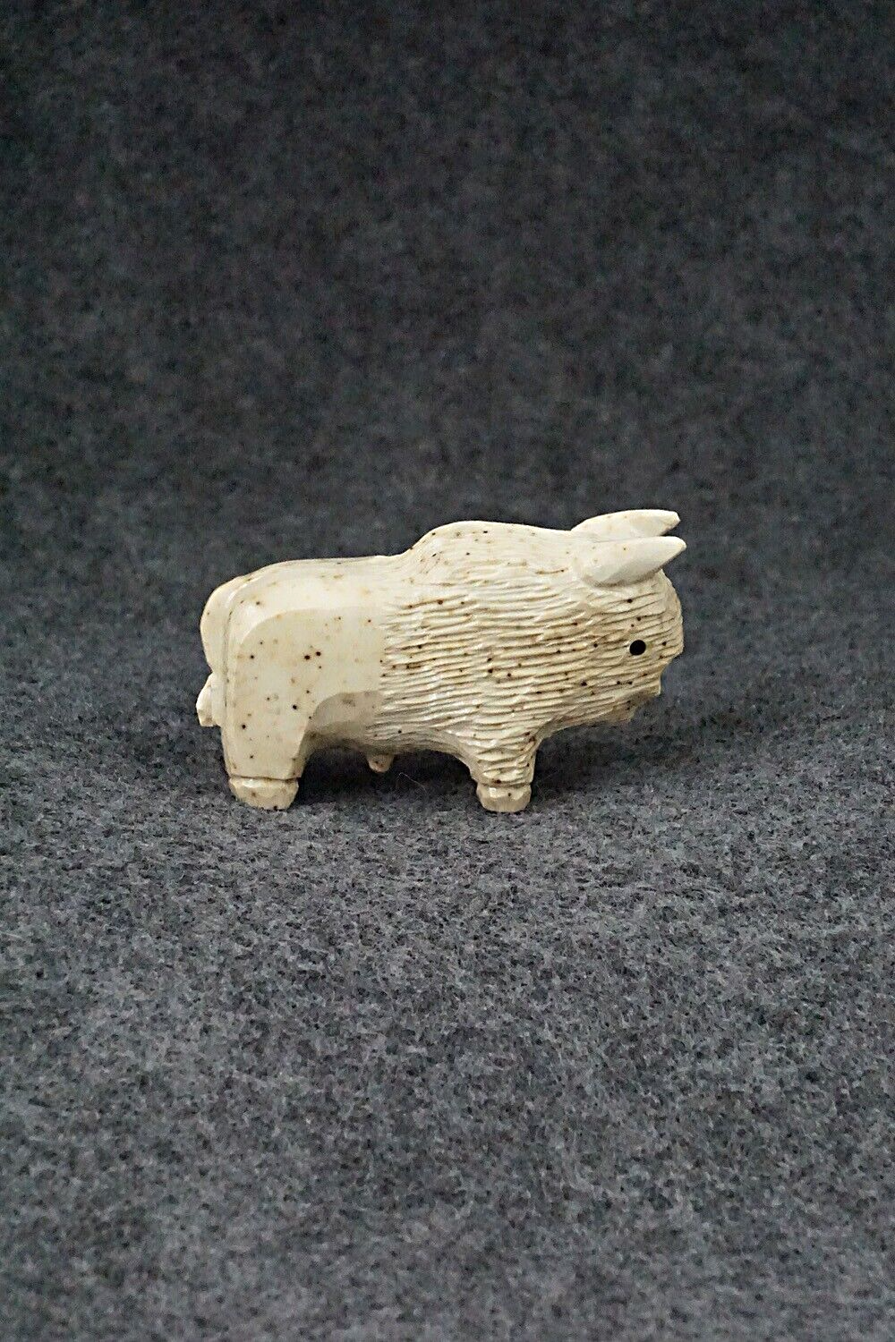 Buffalo Zuni Fetish Carving - Jesus Espino