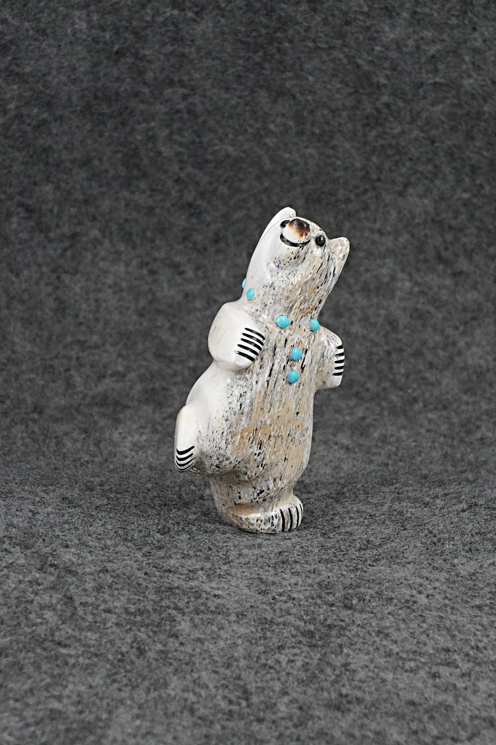 Bear Zuni Fetish Carving - Claudia Peina