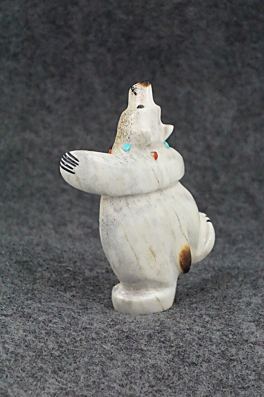 Bear Zuni Fetish Carving - Claudia Peina