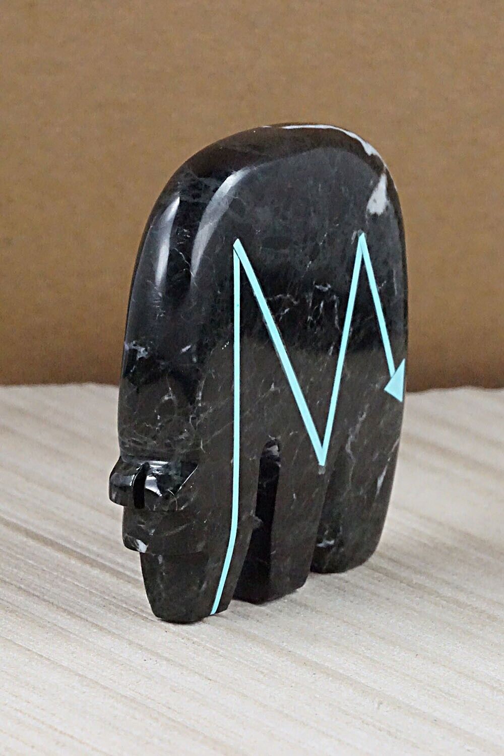 Bear Zuni Fetish Carving - Bernard Laiwakete