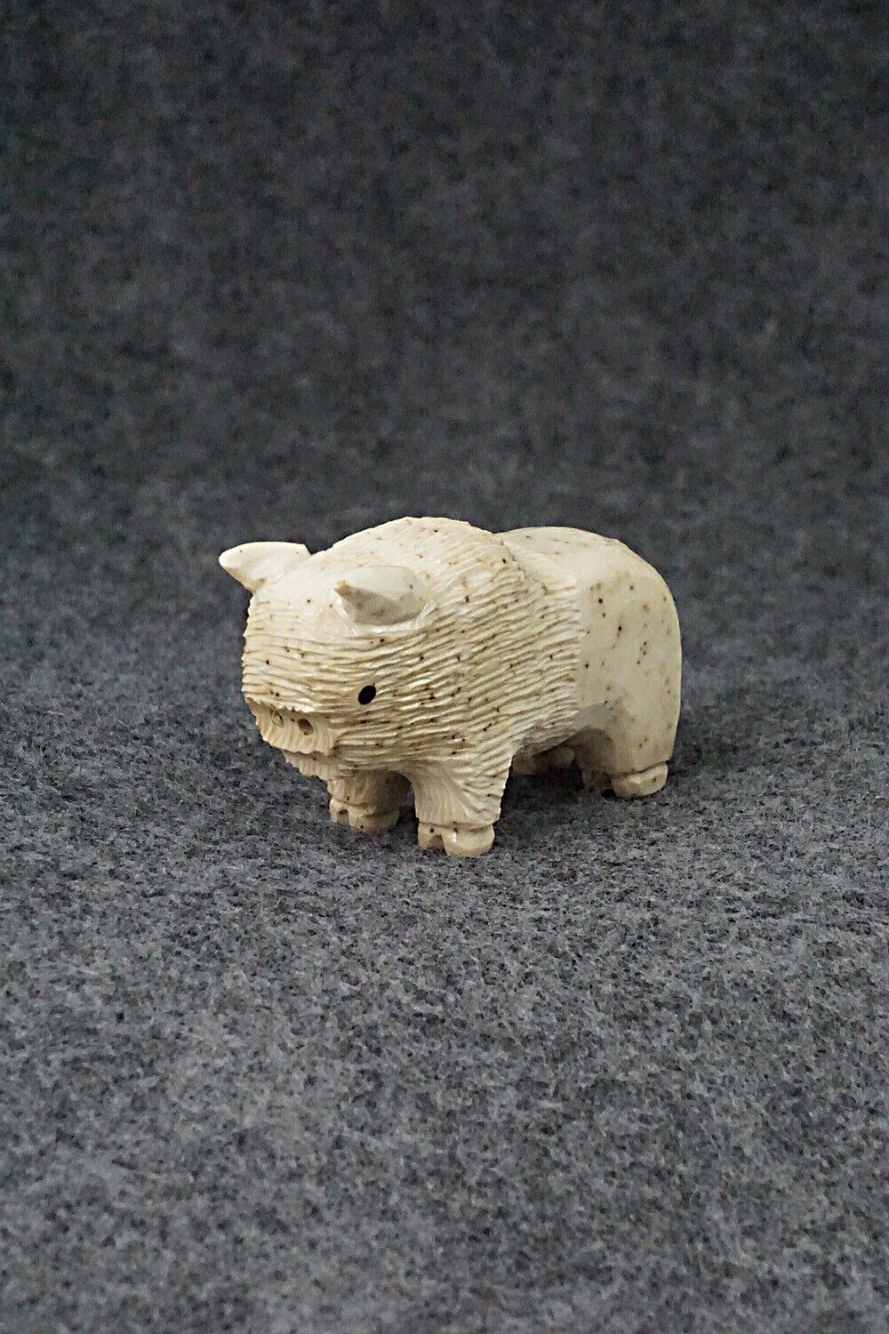 Buffalo Zuni Fetish Carving - Jesus Espino