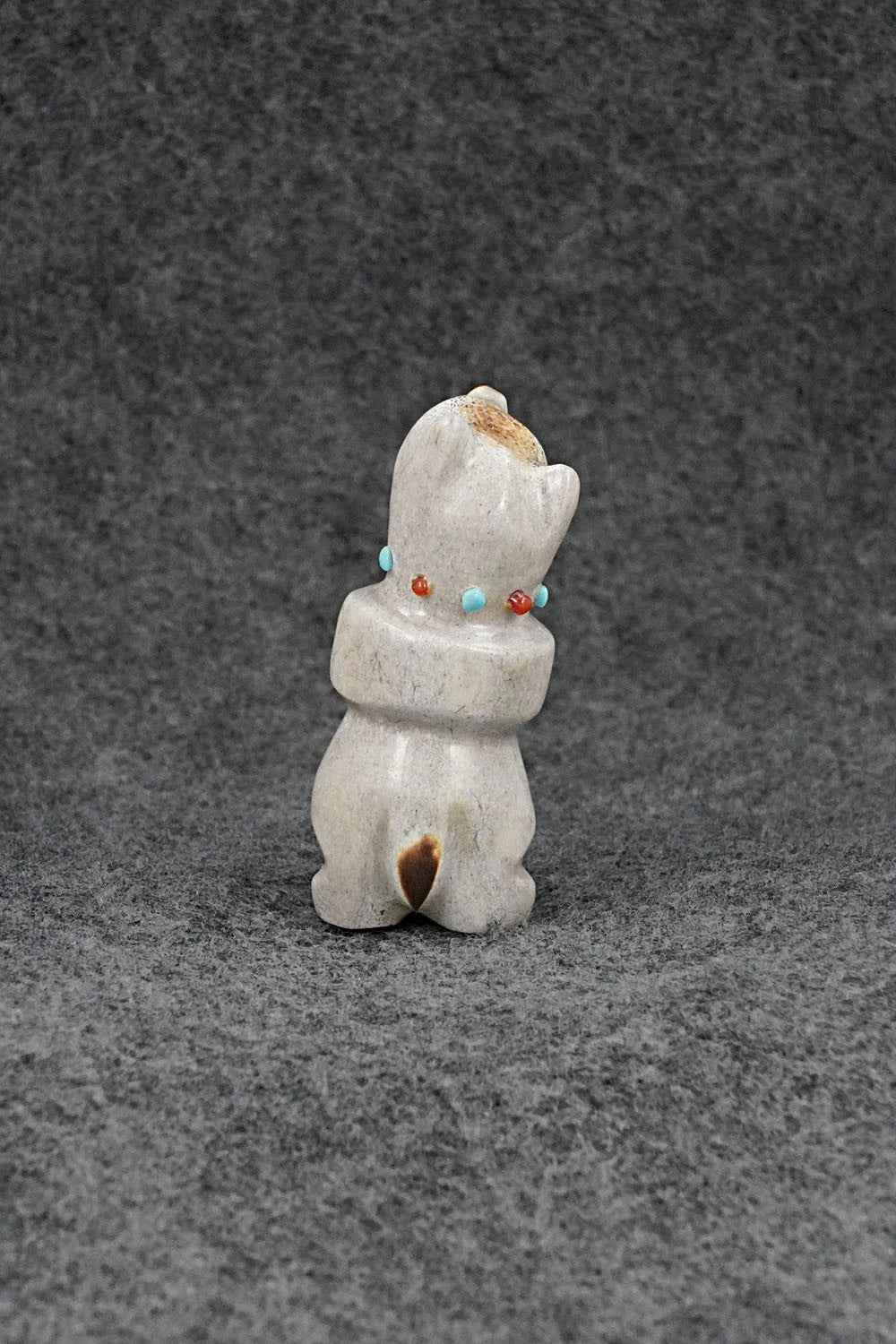 Bear Zuni Fetish Carving - Claudia Peina