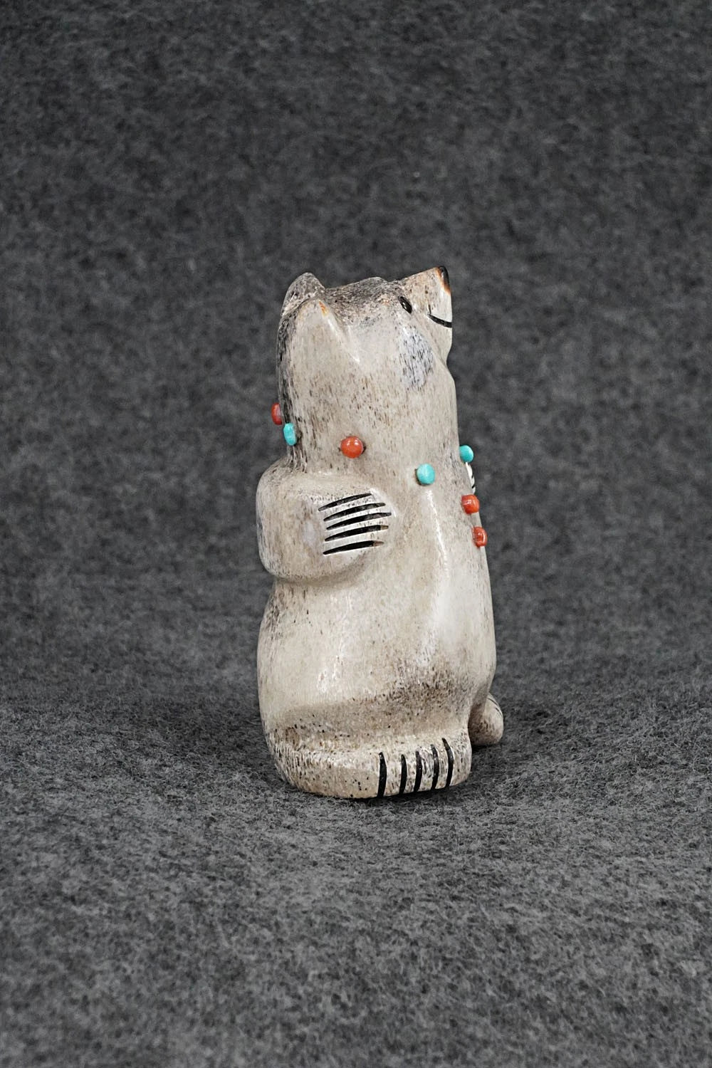 Bear Zuni Fetish Carving - Claudia Peina