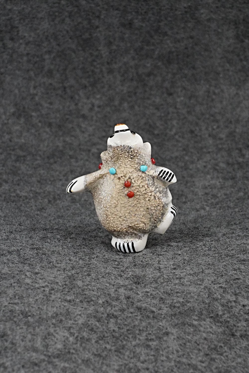 Bear Zuni Fetish Carving - Claudia Peina