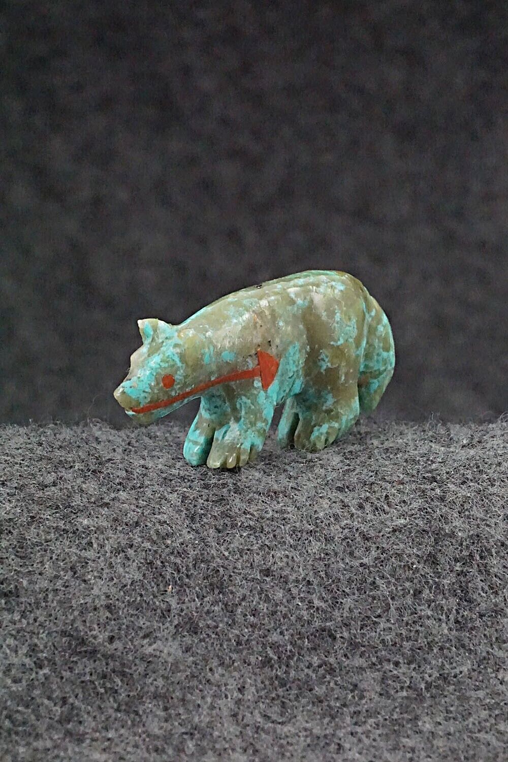 Wolf Zuni Fetish Carving - Andres Quandelacy