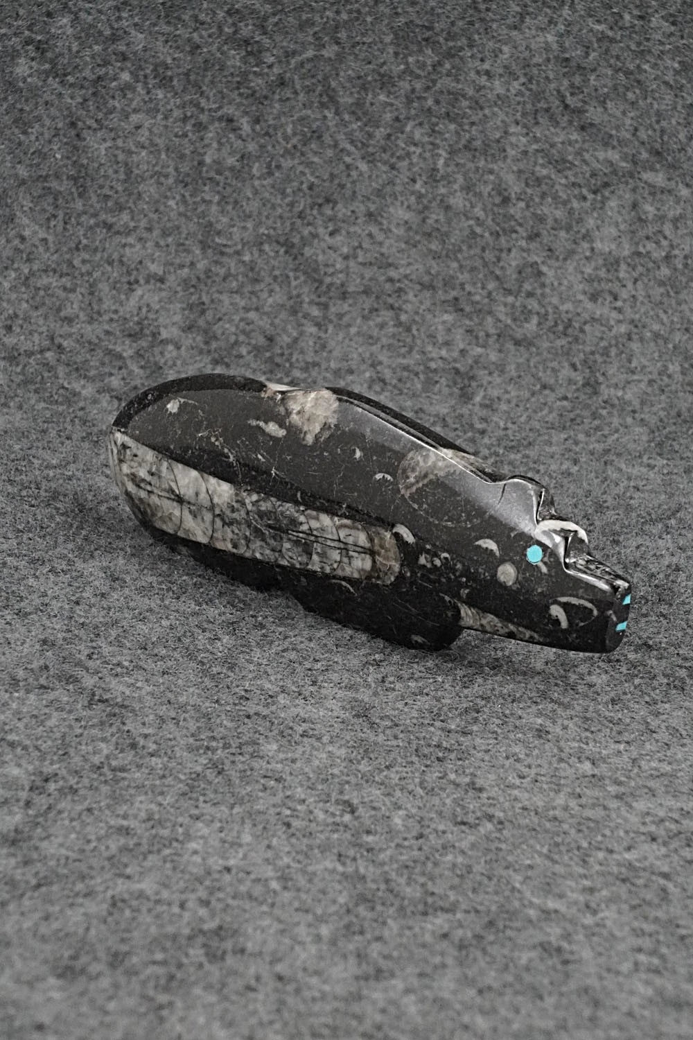 Bear Zuni Fetish Carving - Bernard Laiwakete