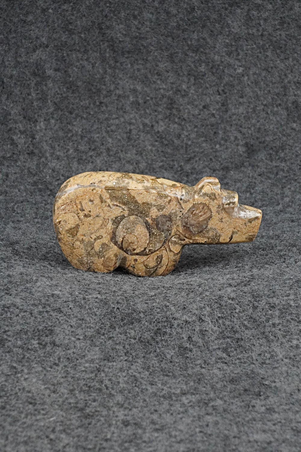 Bear Zuni Fetish Carving - Bernard Laiwakete