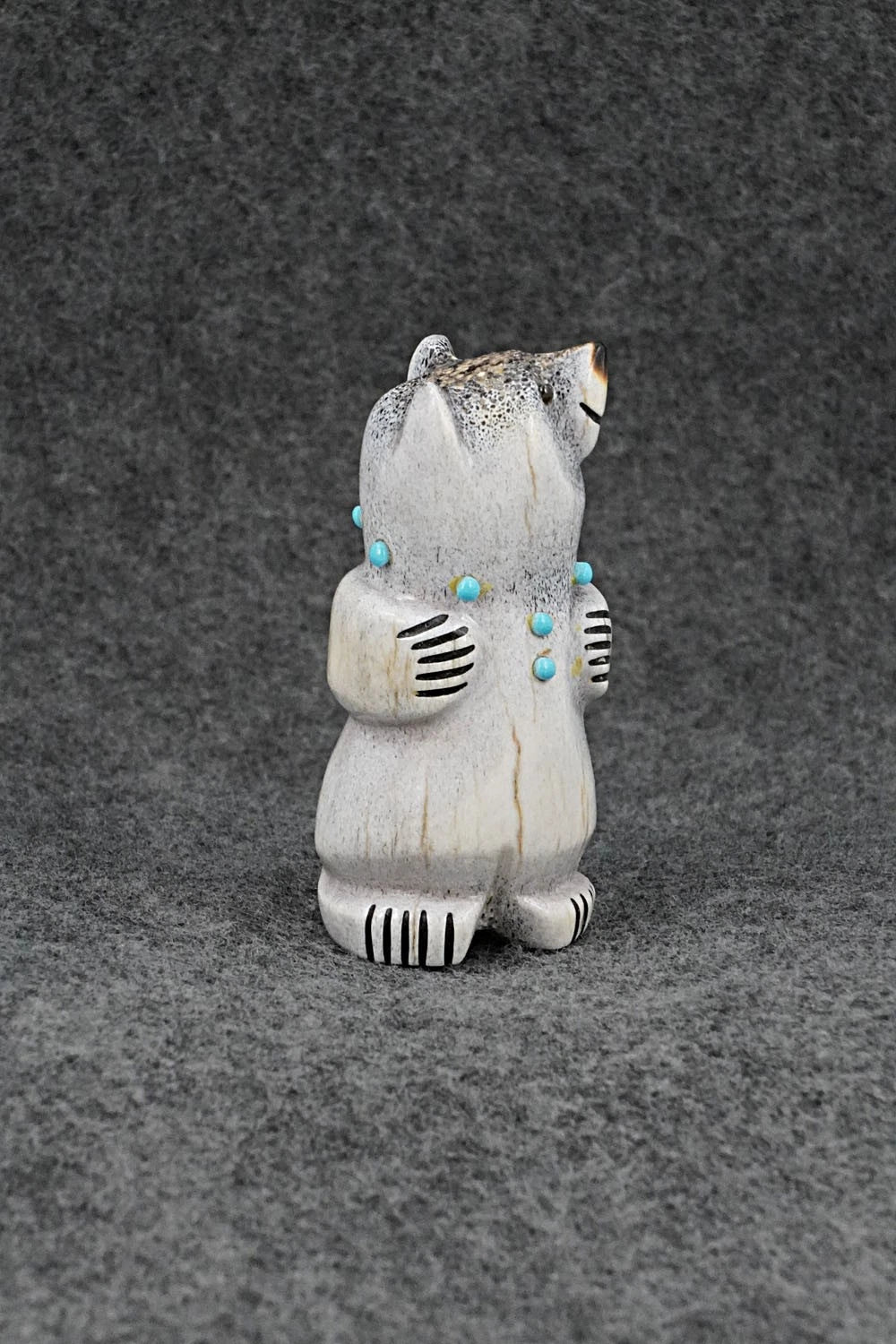 Bear Zuni Fetish Carving - Claudia Peina