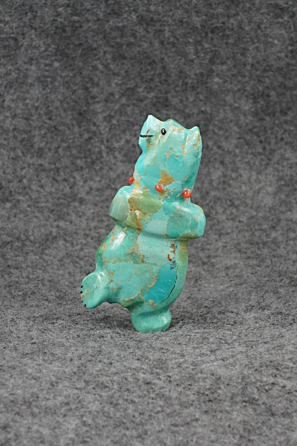 Bear Zuni Fetish Carving - Claudia Peina