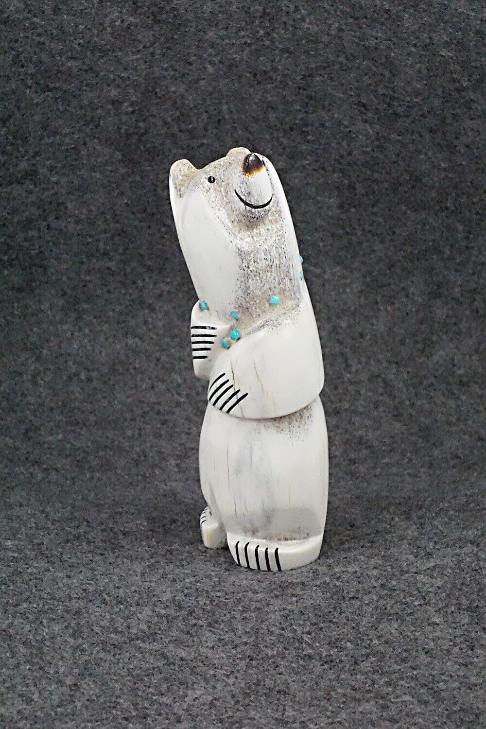 Bear Zuni Fetish Carving - Claudia Peina