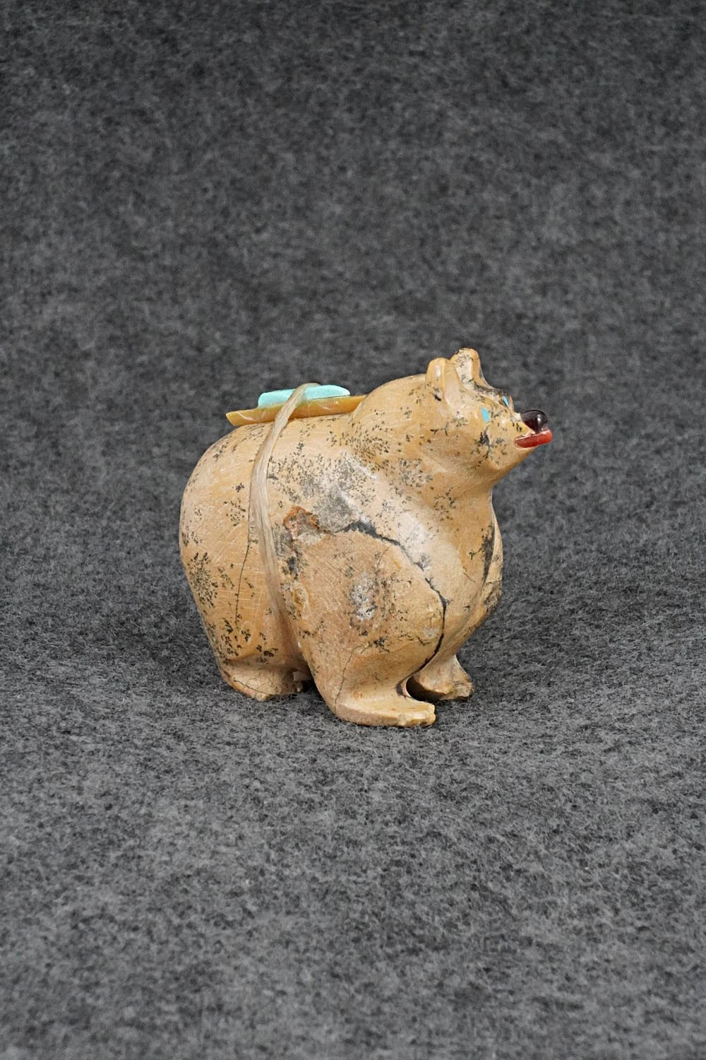 Bear Zuni Fetish Carving - Freddie Leekya