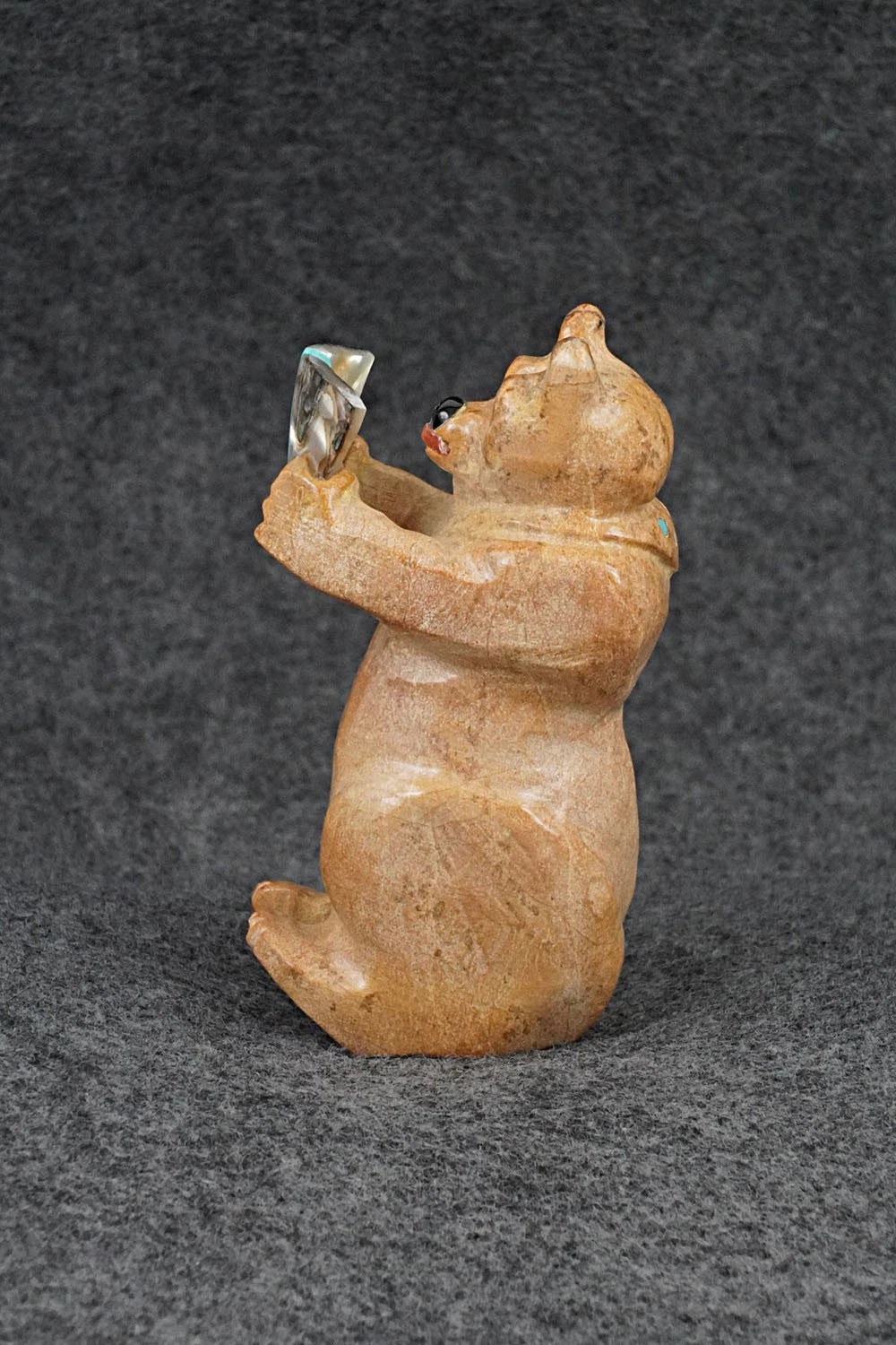 Bear Zuni Fetish Carving - Freddie Leekya