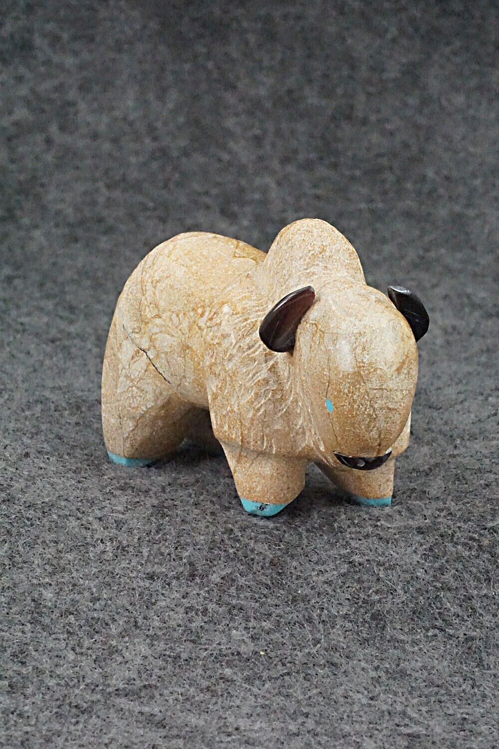 Buffalo Zuni Fetish Carving - Freddie Leekya
