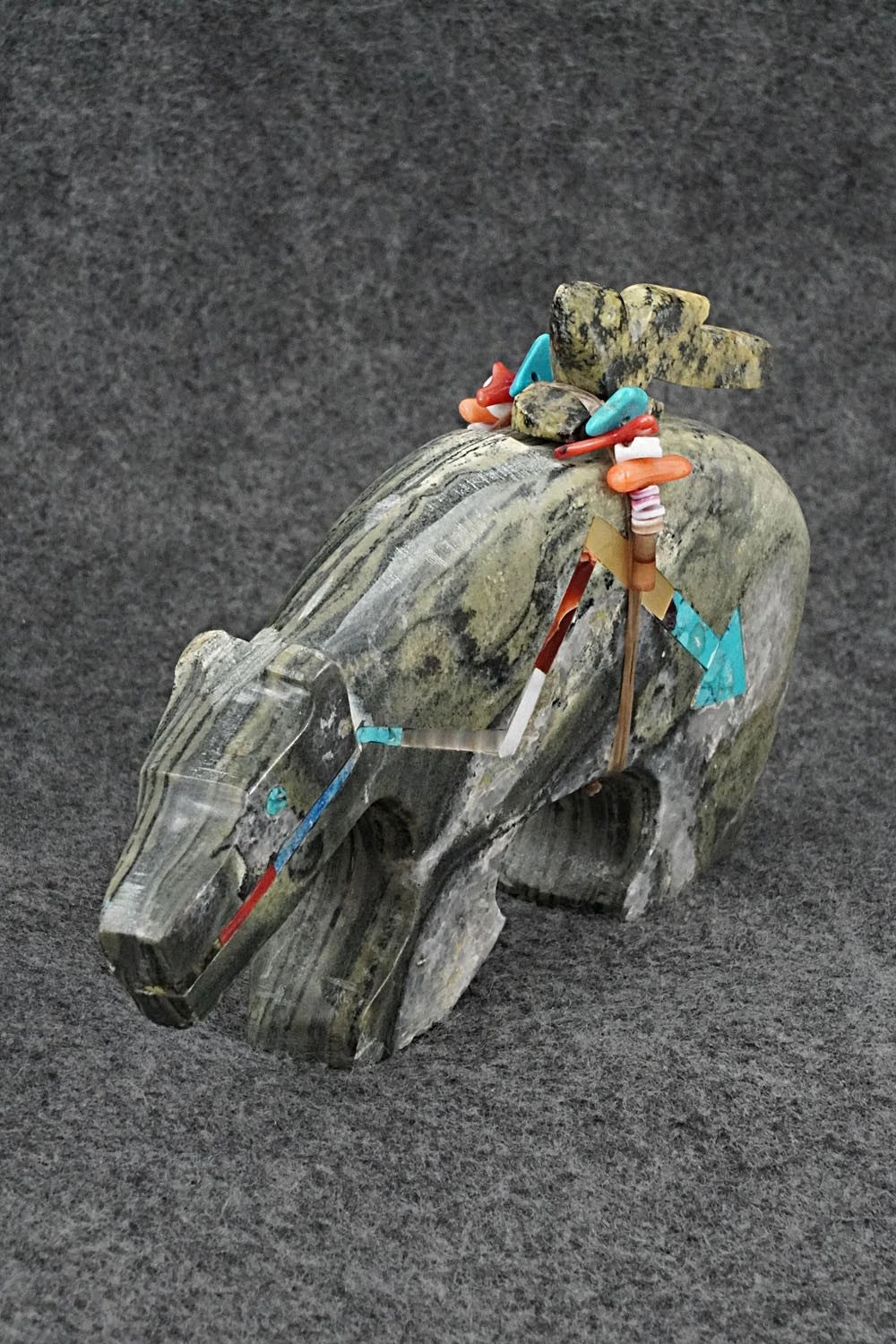 Bear Zuni Fetish Carving - Fernando Laiwakete