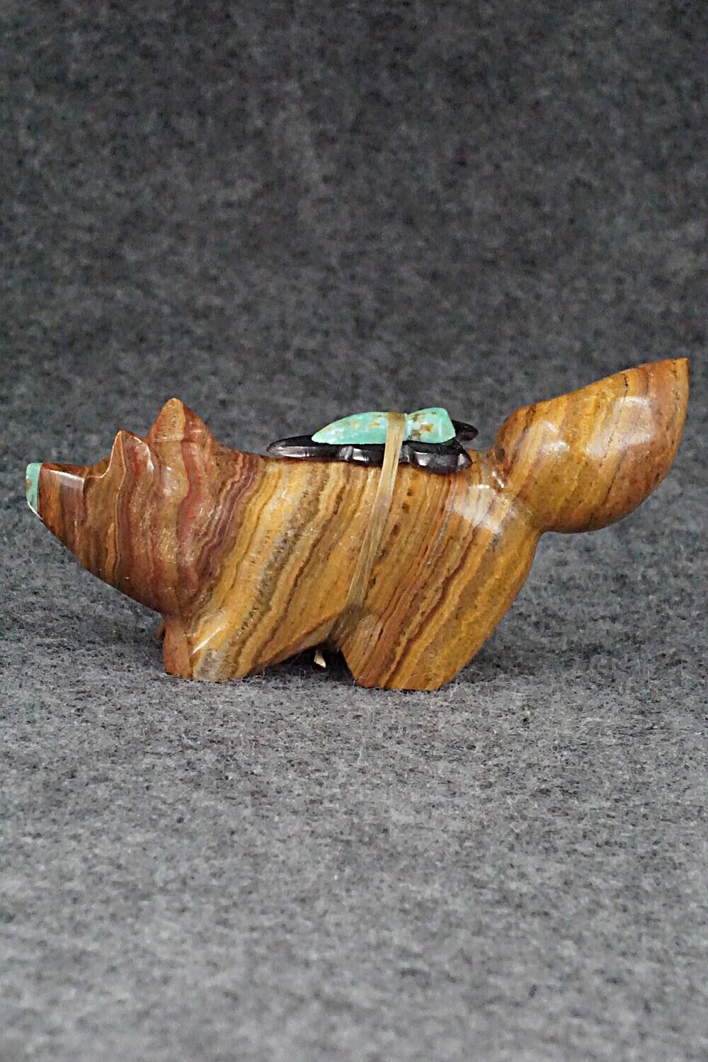 Wolf Zuni Fetish Carving - Enrike Leekya