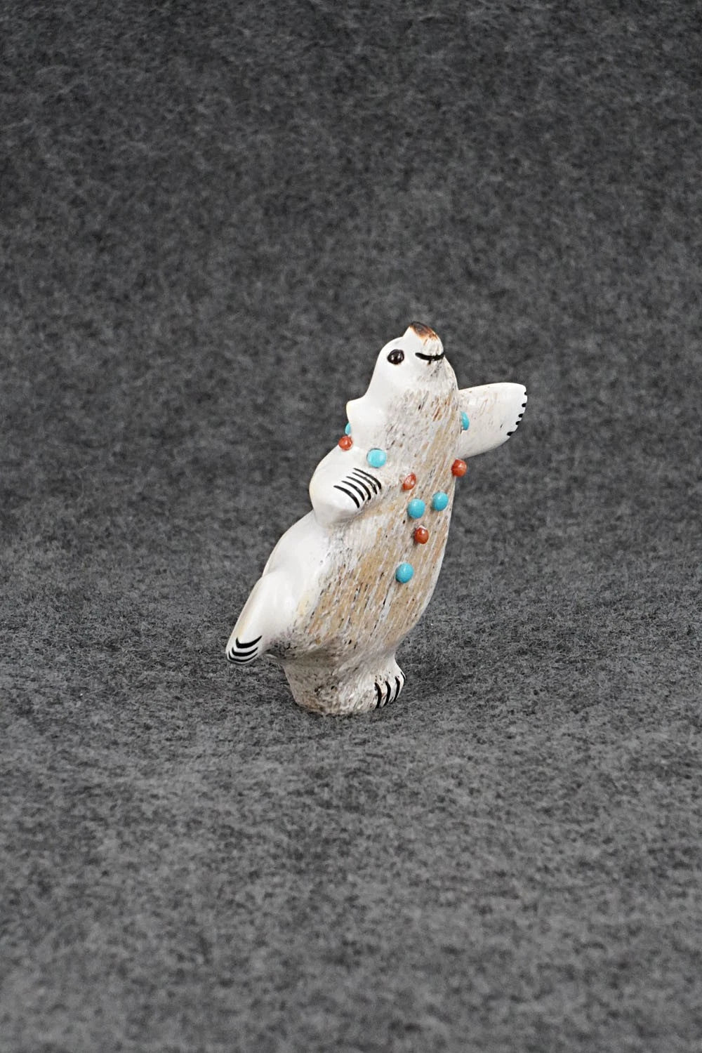 Bear Zuni Fetish Carving - Claudia Peina
