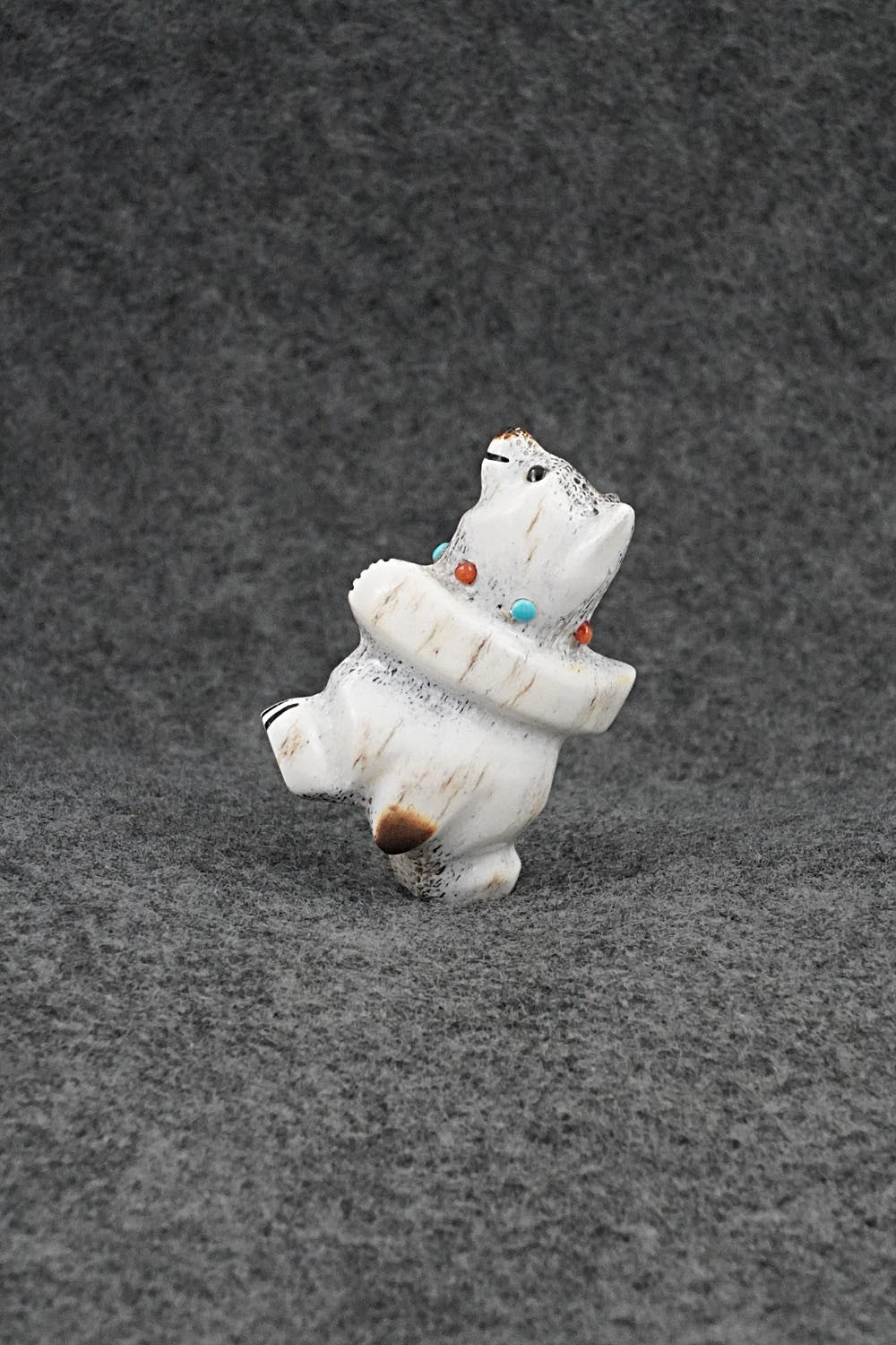 Bear Zuni Fetish Carving - Claudia Peina
