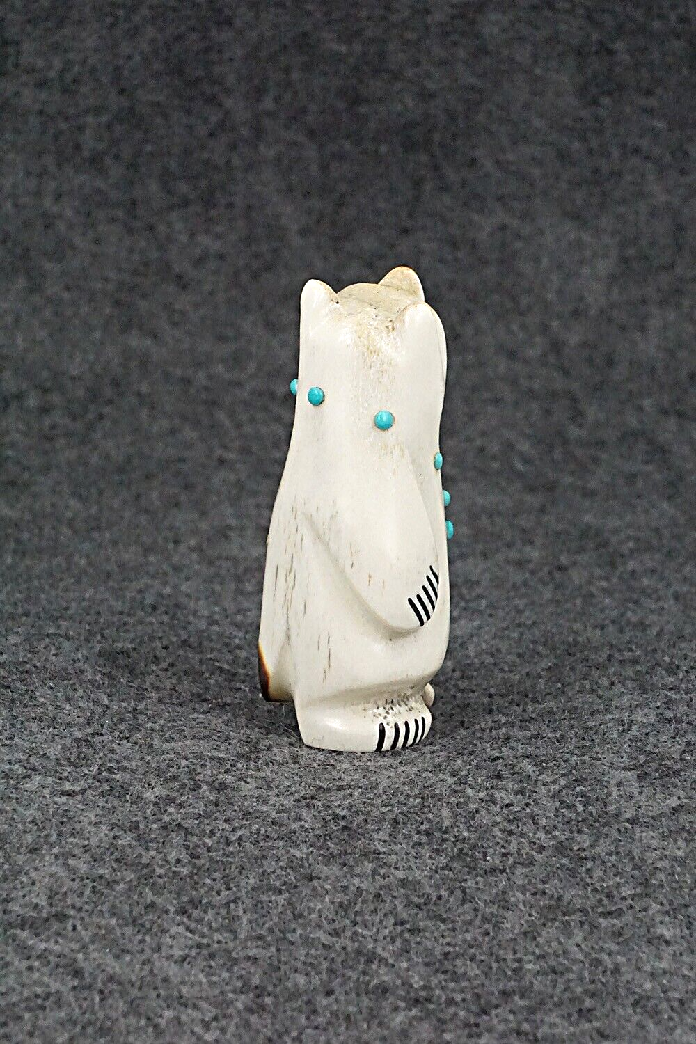 Bear Zuni Fetish Carving - Claudia Peina