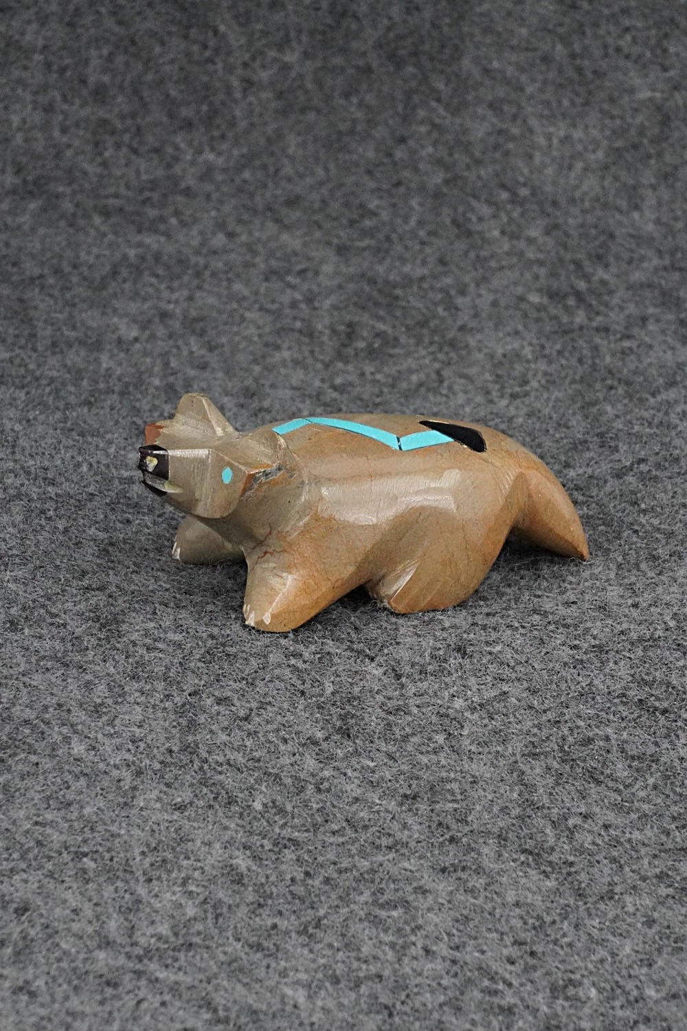 Badger Zuni Fetish Carving - Enrike Leekya