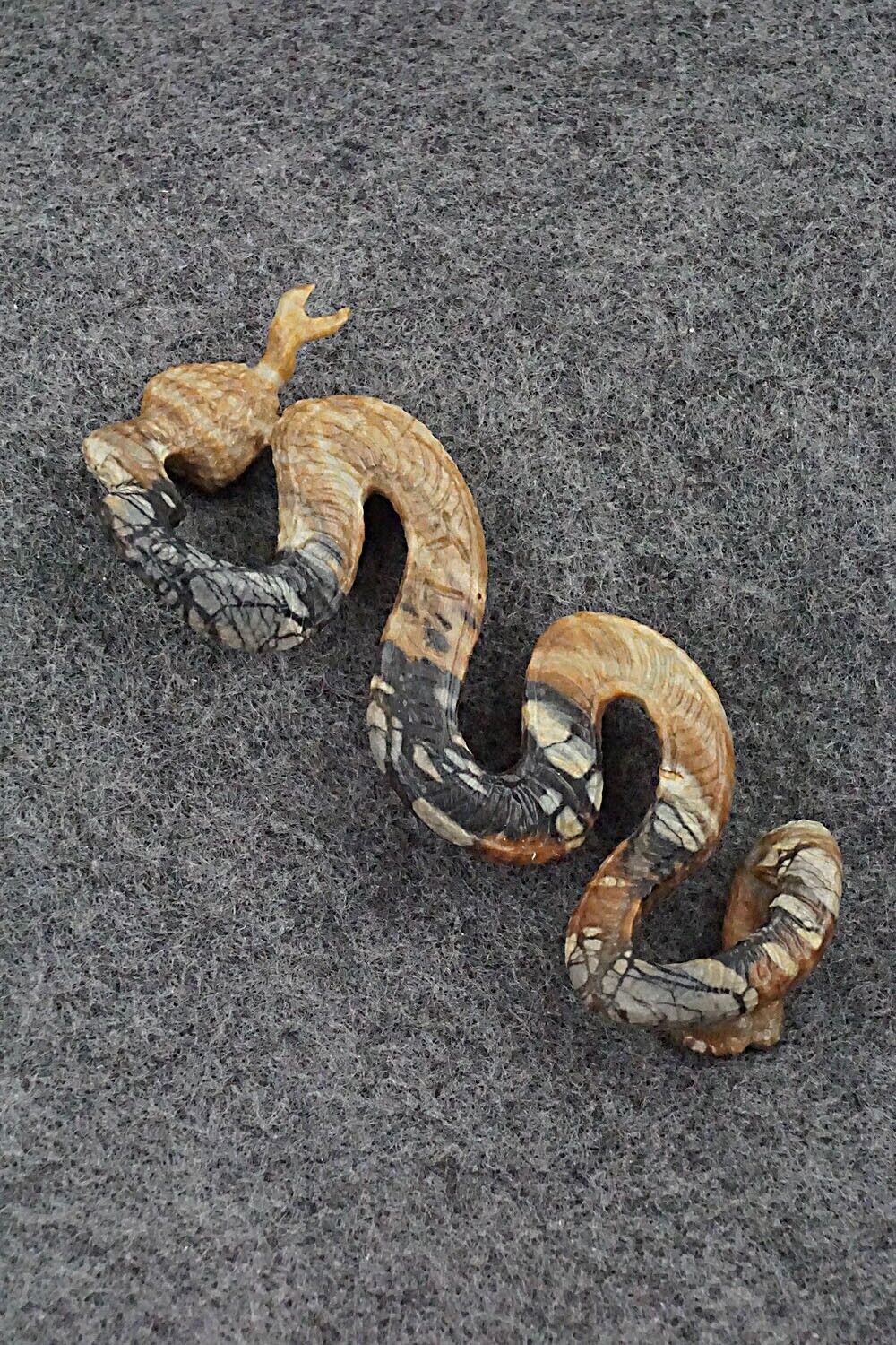 Rattlesnake Zuni Fetish Carving - Travis Lasiloo