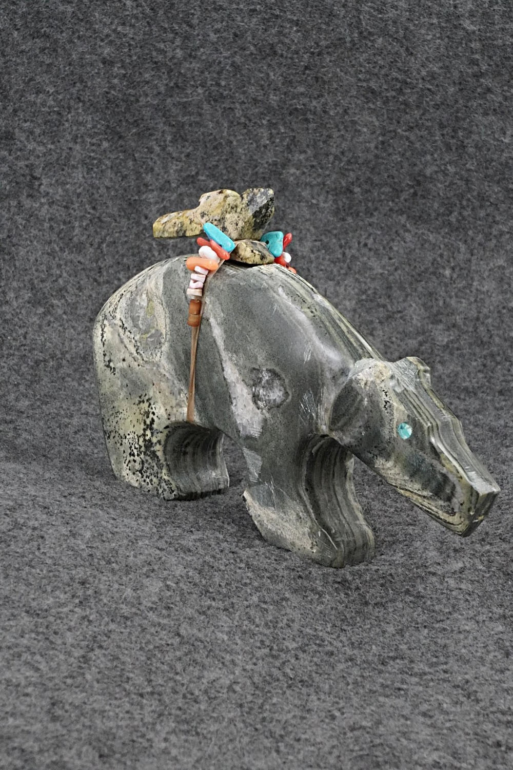 Bear Zuni Fetish Carving - Fernando Laiwakete