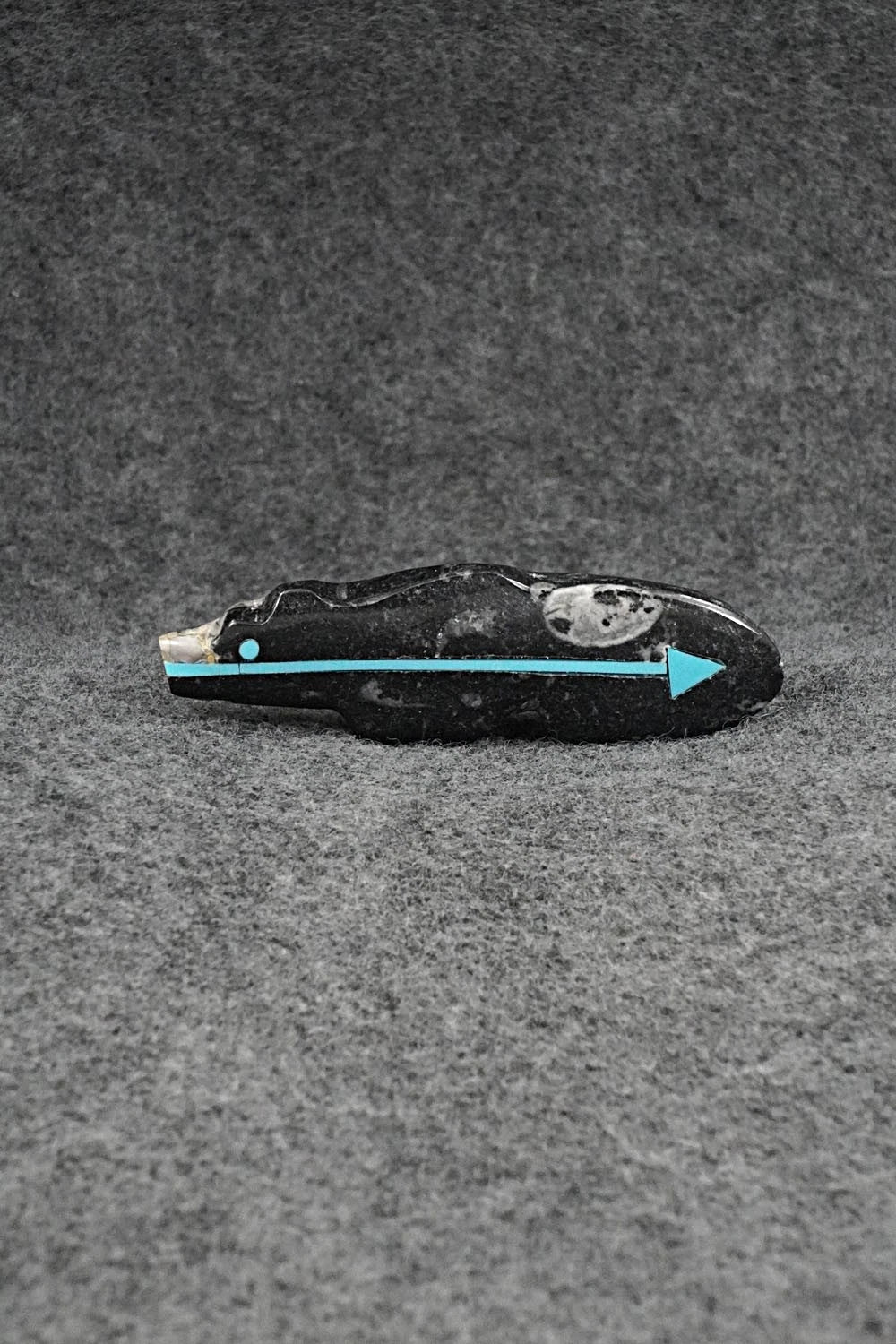 Bear Zuni Fetish Carving - Bernard Laiwakete