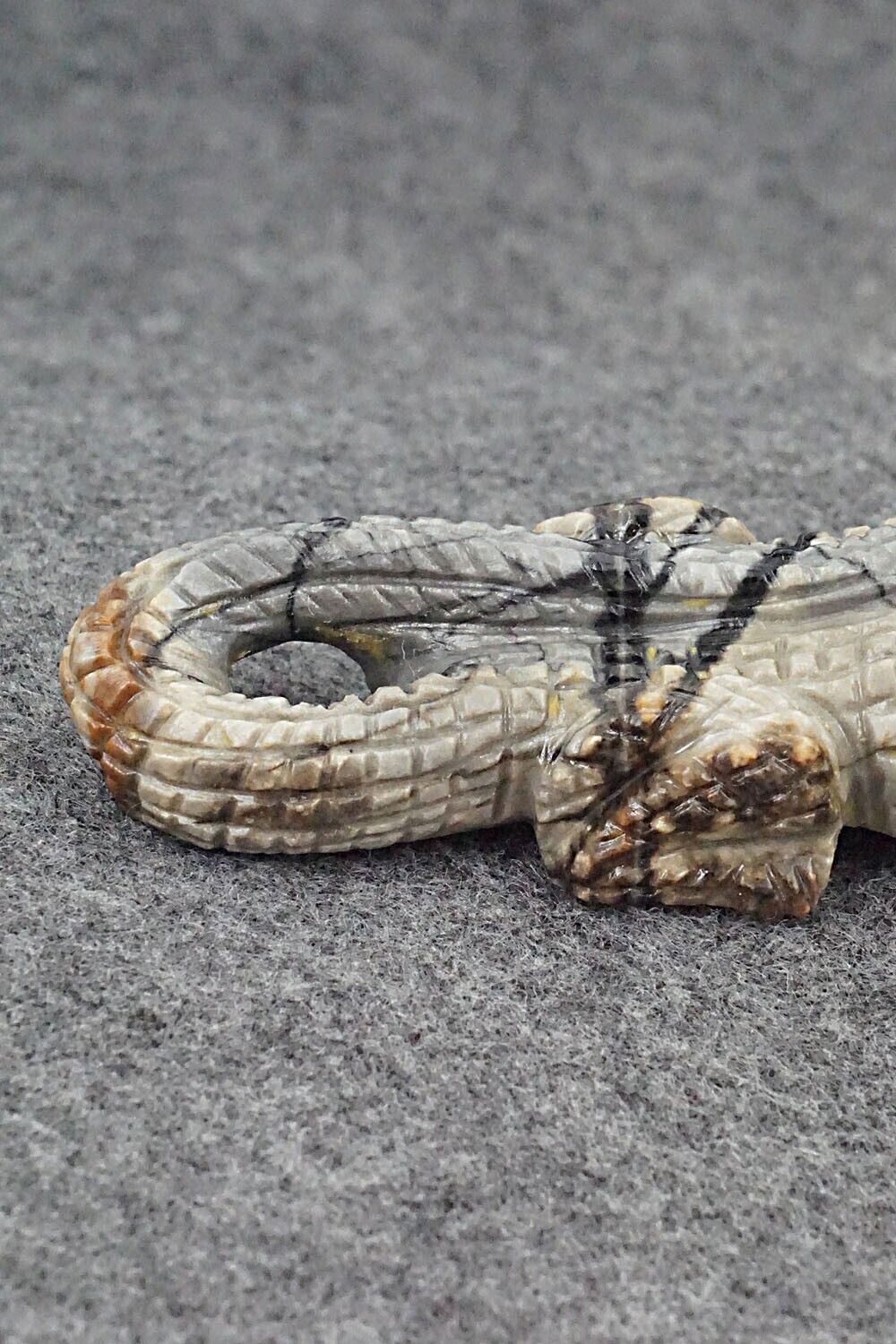 Lizard Zuni Fetish Carving - Tony Mackel