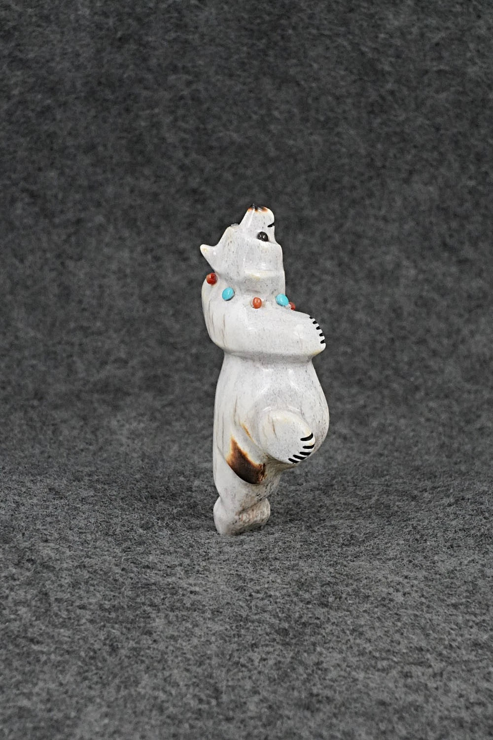Bear Zuni Fetish Carving - Claudia Peina