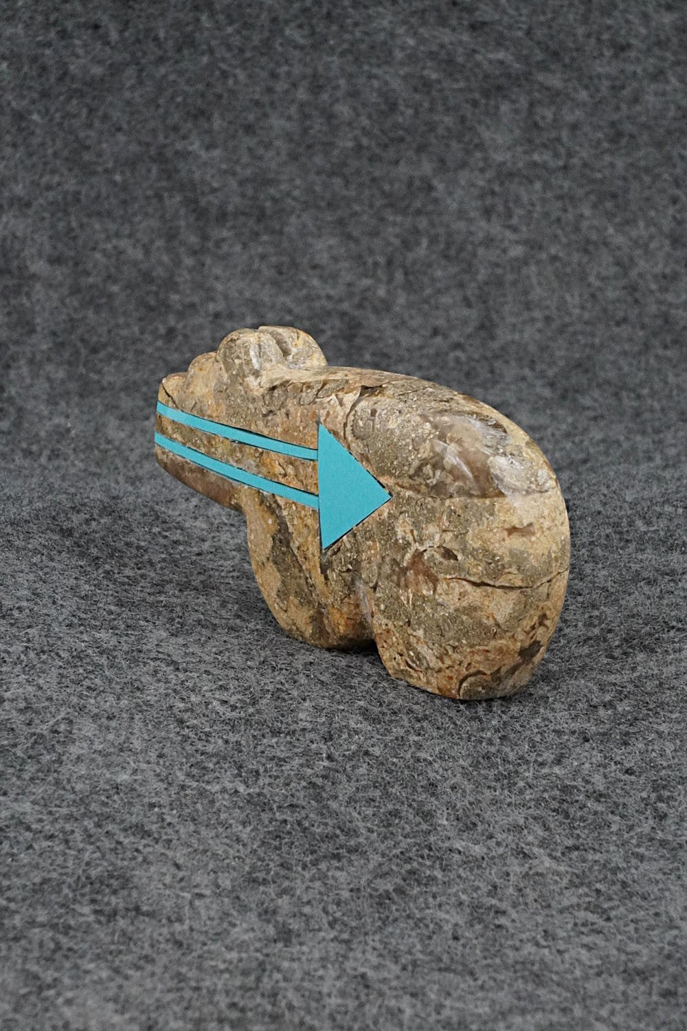 Bear Zuni Fetish Carving - Bernard Laiwakete