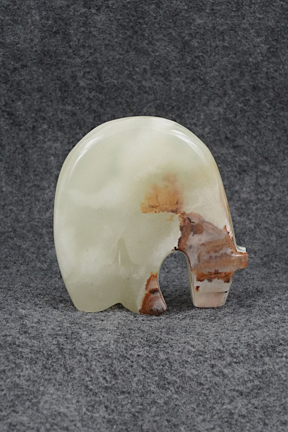 Bear Zuni Fetish Carving - Kenric Laiwakete