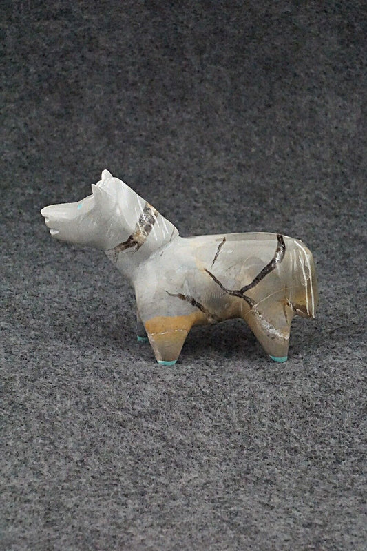 Horse Zuni Fetish Carving - Enrike Leekya