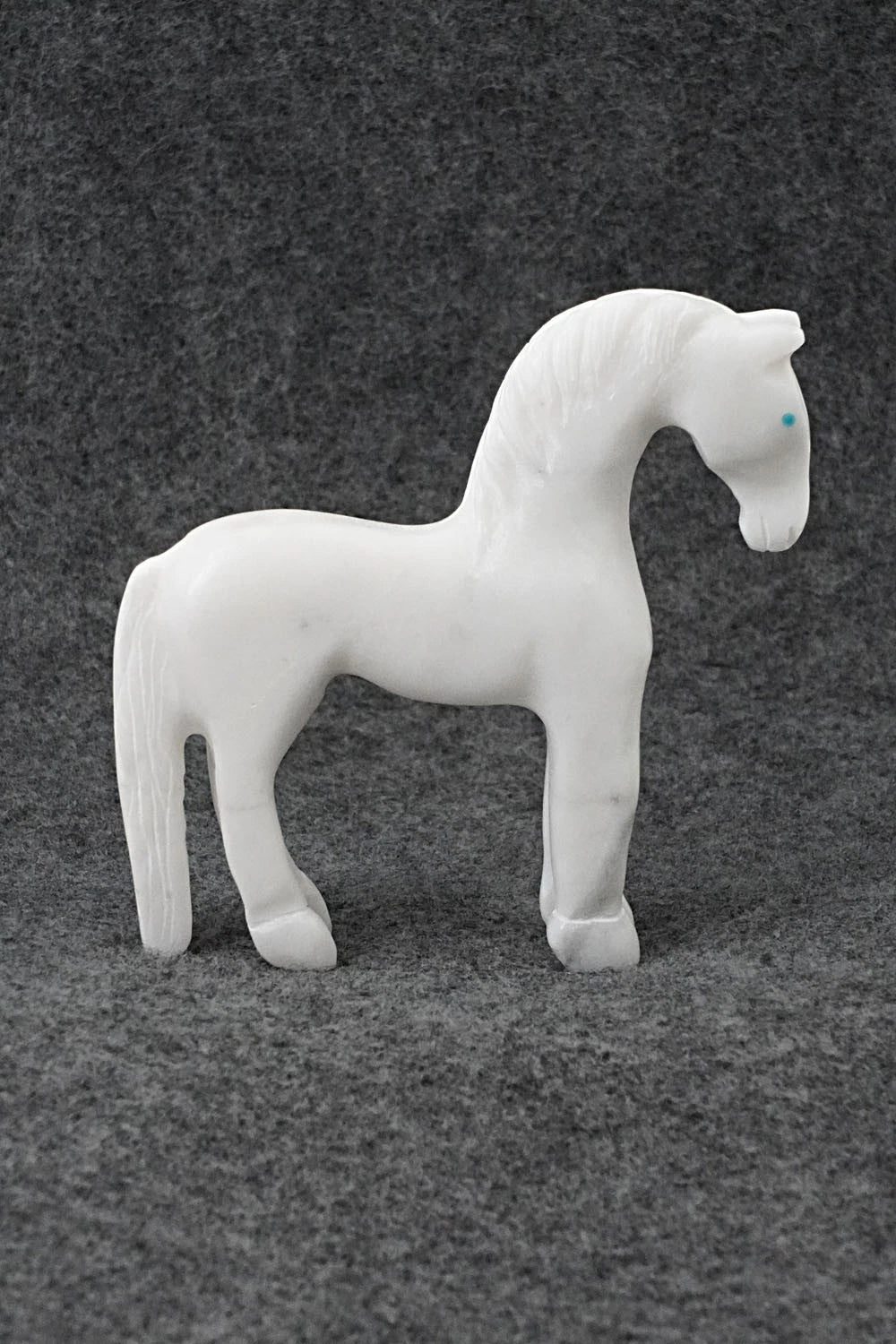 Horse Zuni Fetish Carving - Andres Lementino