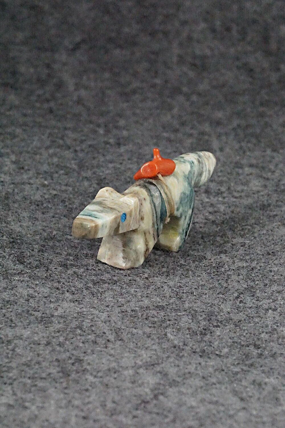 Wolf Zuni Fetish Carving - Fernando Laiwakete