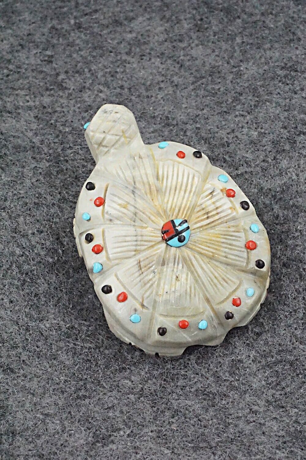 Turtle Zuni Fetish Carving - Danette Laate